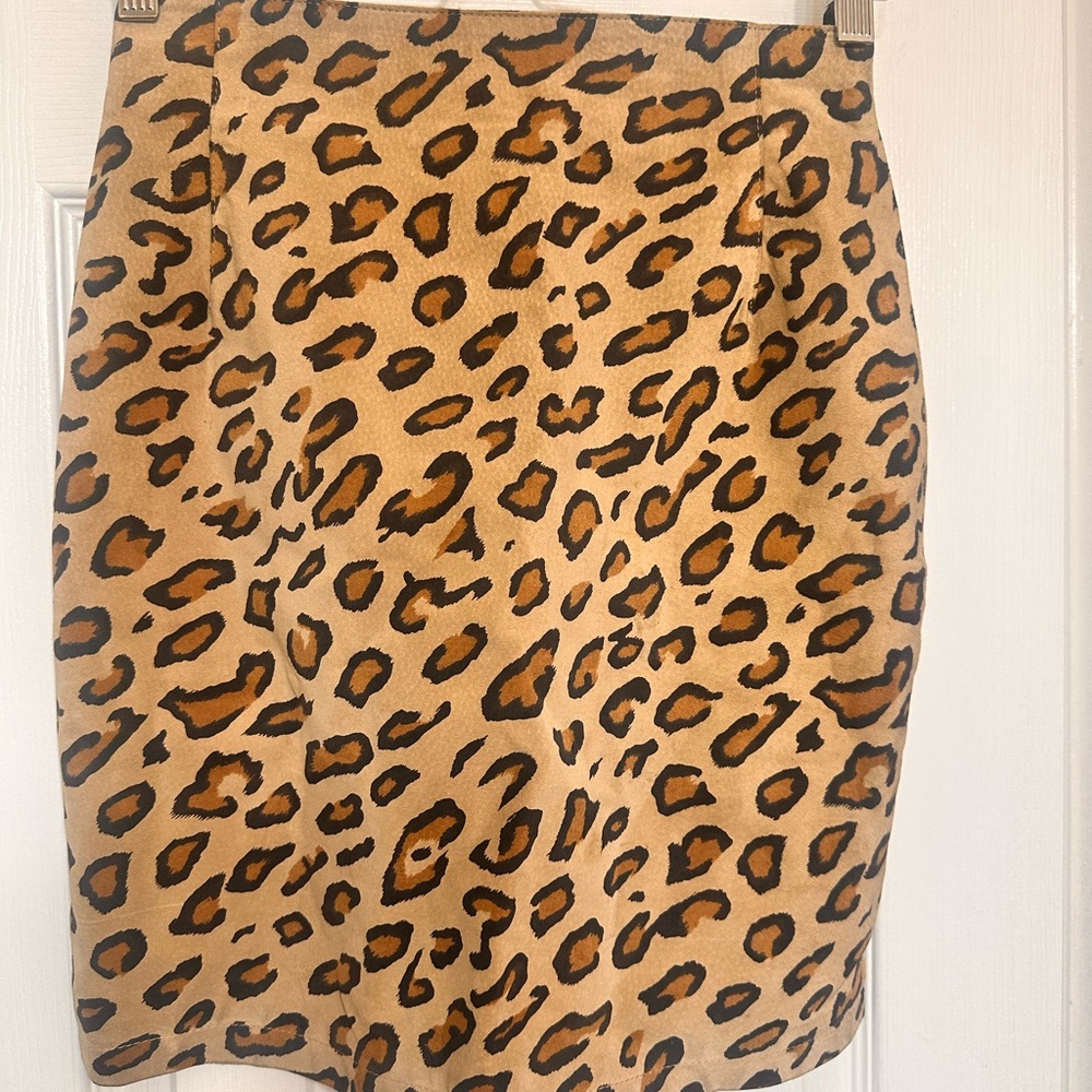 Chic Leopard Print Pencil Skirt